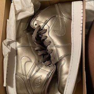 All Gold Jordan 1 High Top